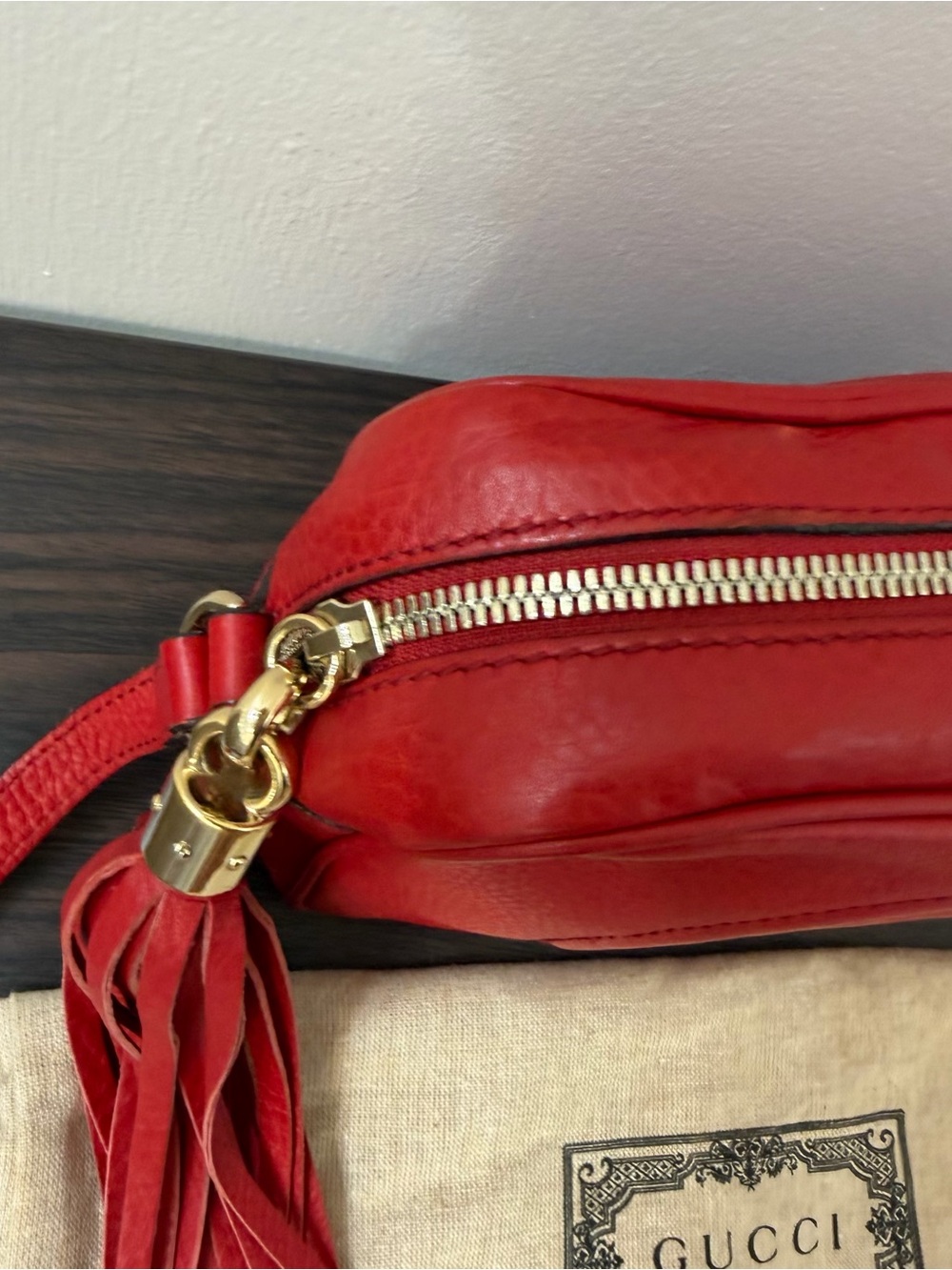 Gucci Soho Disco Red Leather Crossbody Bag GG Logo Tassel Camera Bag Authentic - Picture 4 of 13
